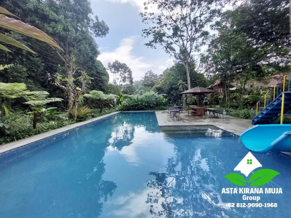 Kolam Renang Villa Kirana