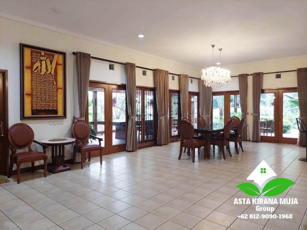 Ruang Makan Villa Kirana