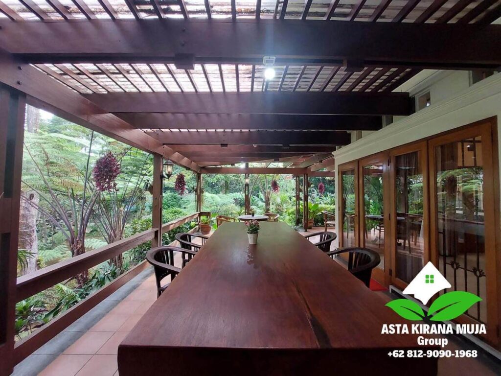 Teras Villa Kirana