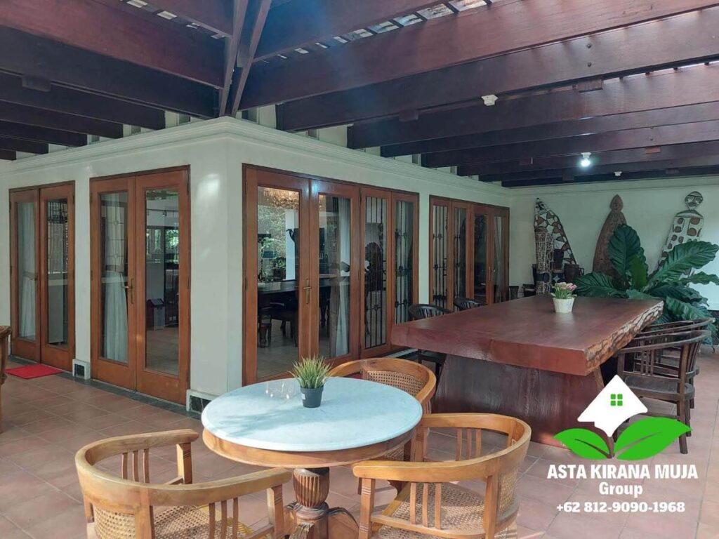 Teras Villa Kirana