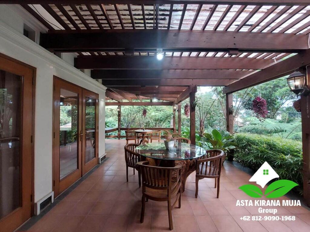 Teras Villa Kirana